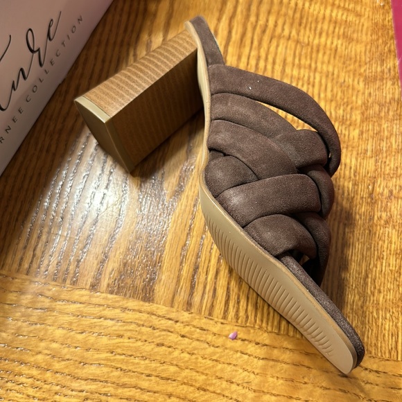 Journee Collection Signature Lyddie Brown Block Heel Sandal Size 7 - Picture 4 of 5